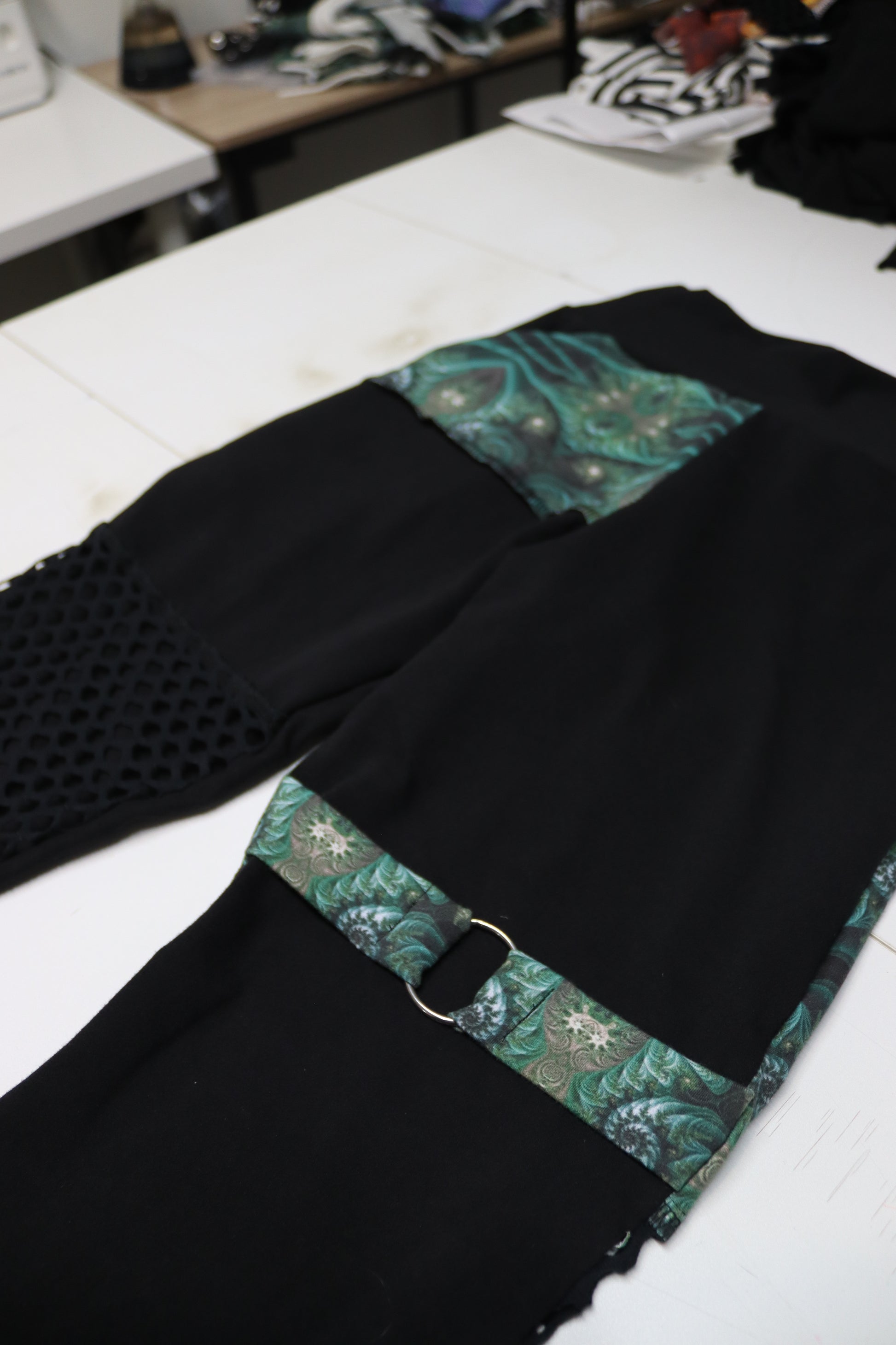 Meadow (M) Mesh Pants - TeraFractal