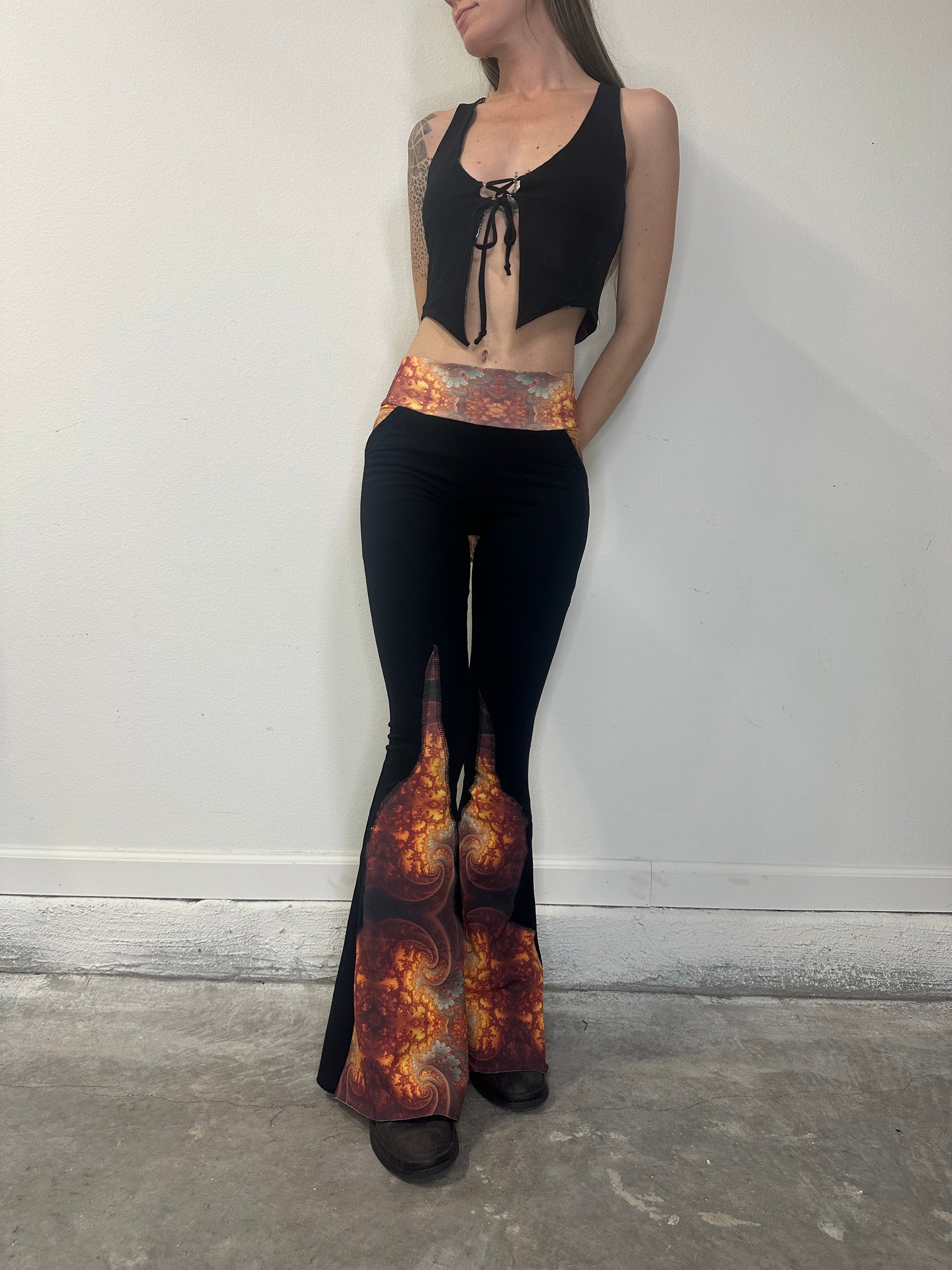 MTO Gilded Supernova Flare Leggings - TeraFractal