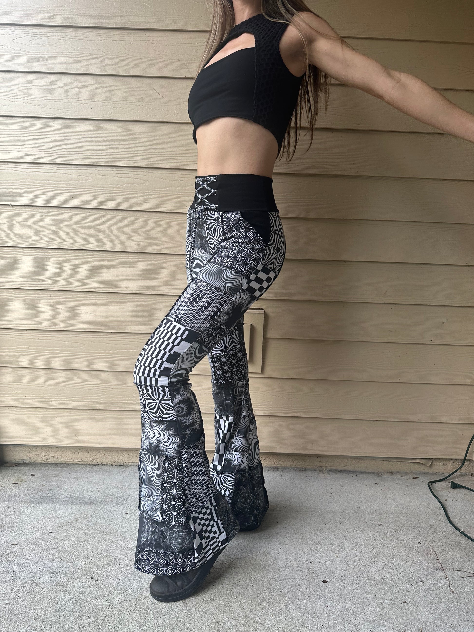 B&W (M) Patchwork Flares - TeraFractal