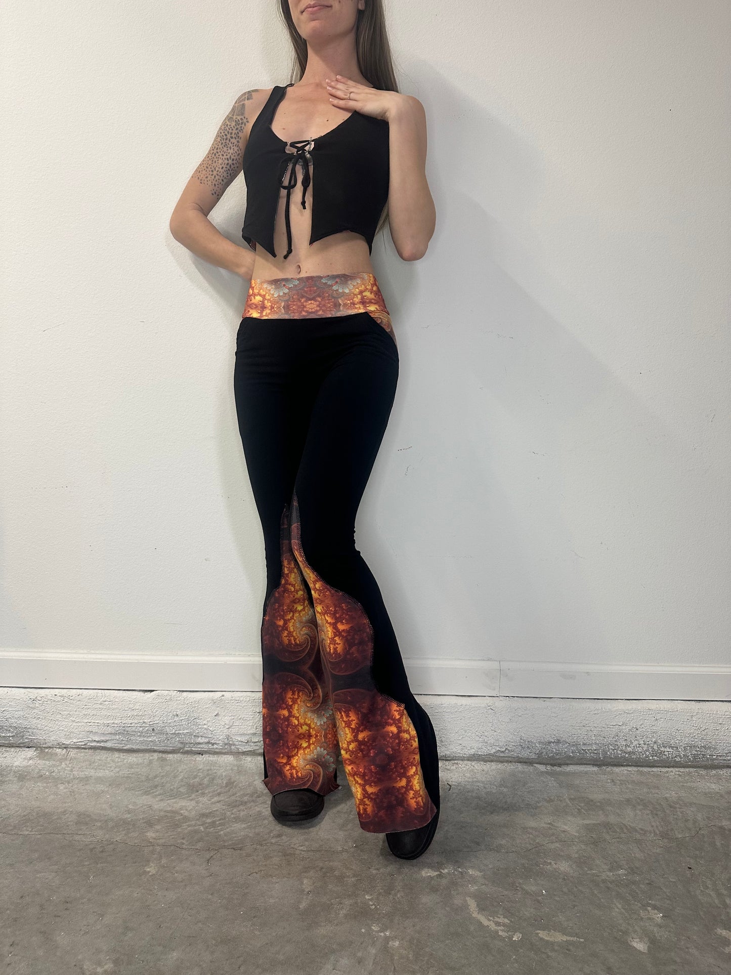 MTO Gilded Supernova Flare Leggings - TeraFractal