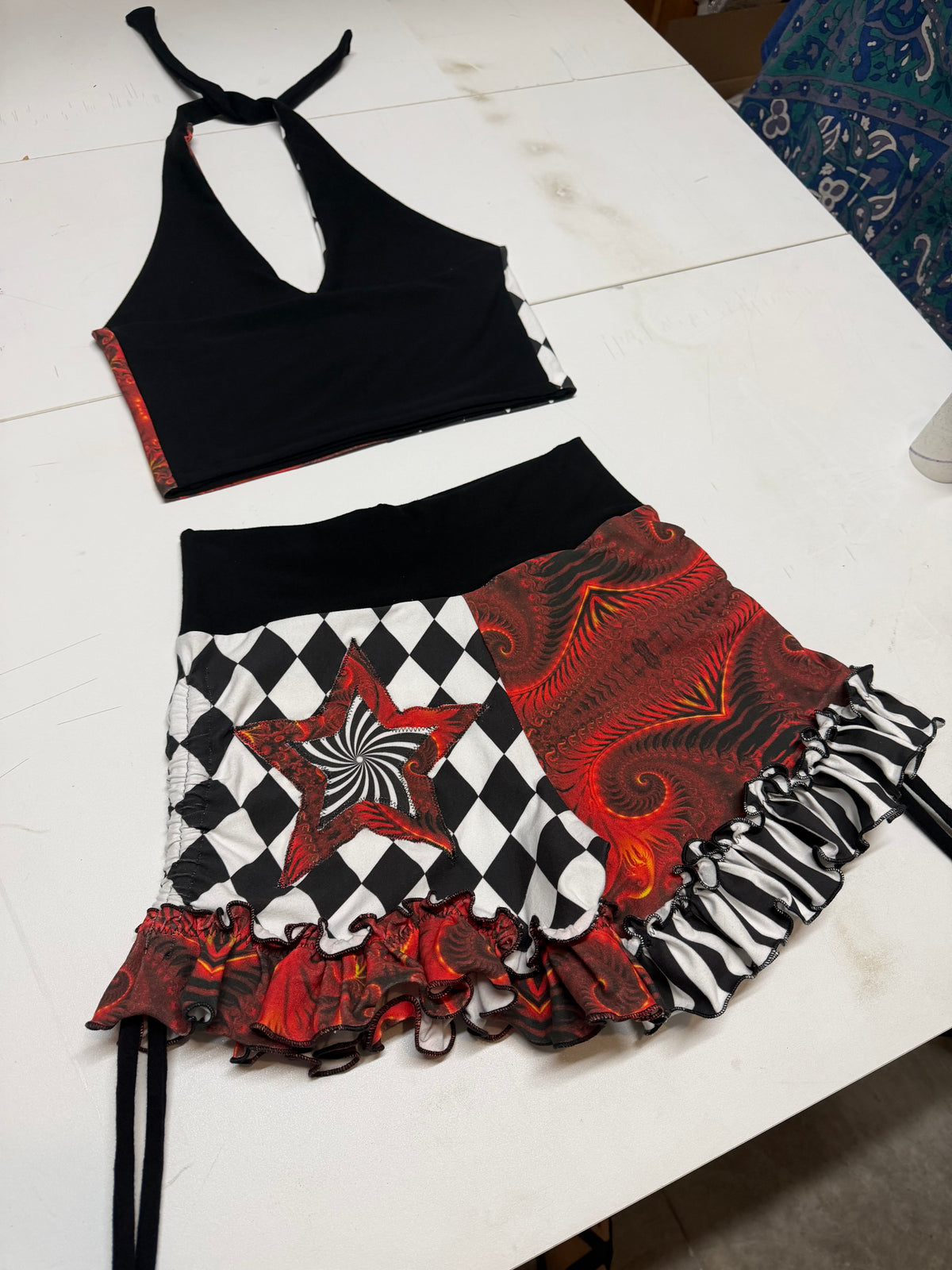 (M) Devised Ruffle Set