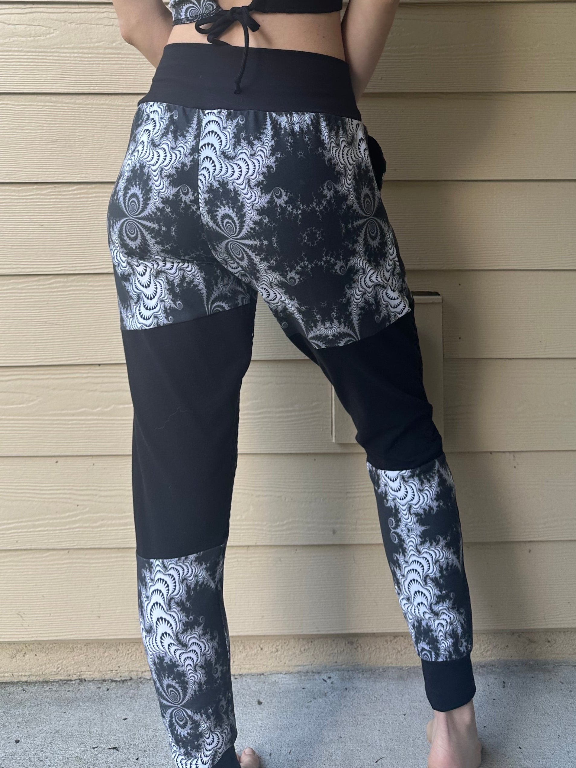 Infectious Void (M) Yoga Joggers - TeraFractal