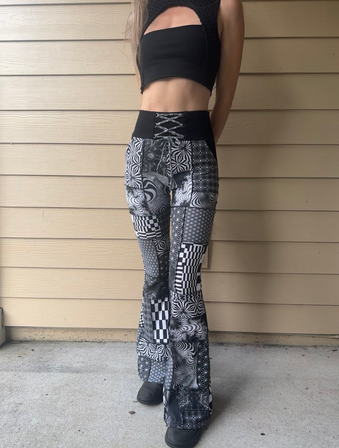 B&W (M) Patchwork Flares - TeraFractal