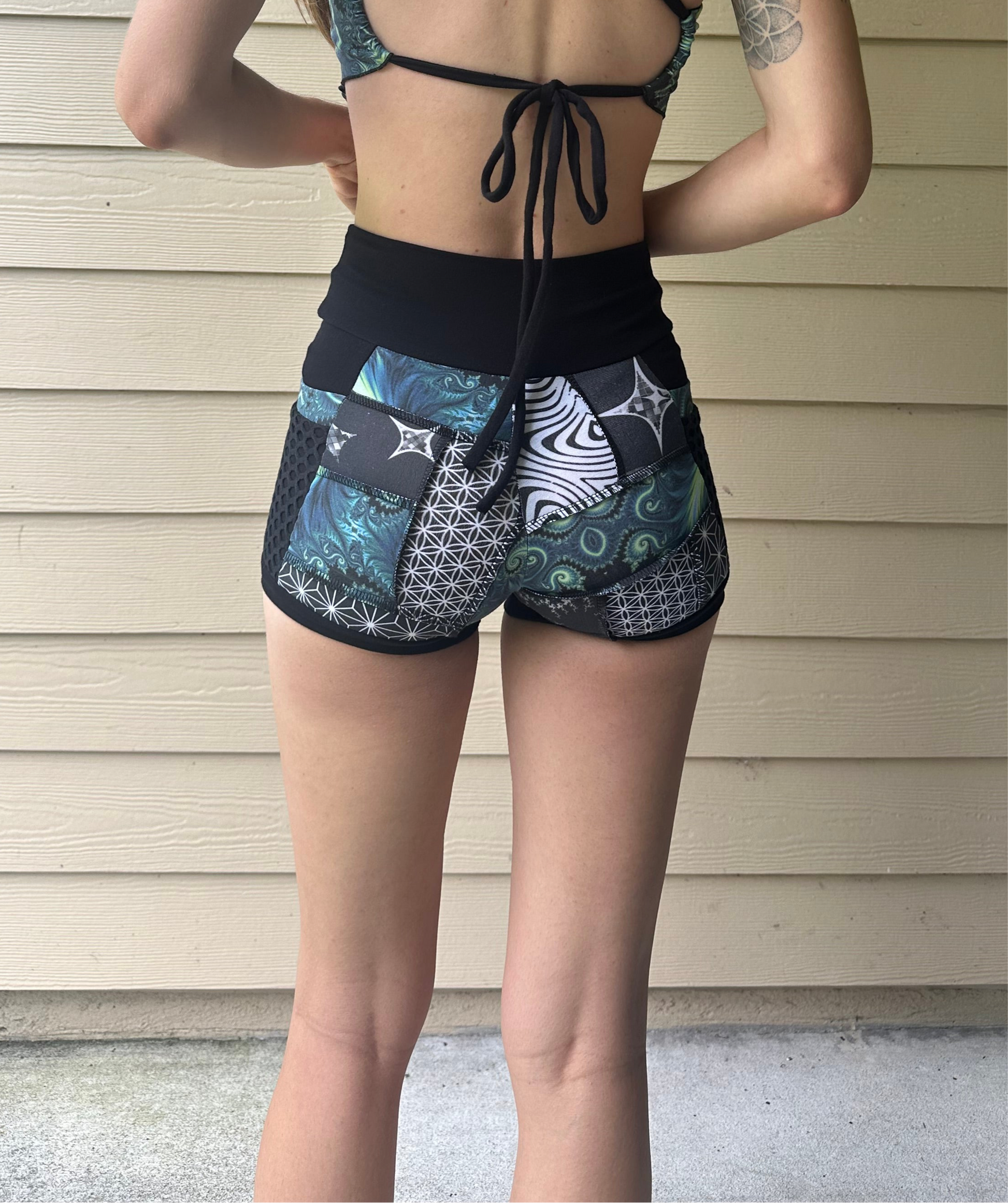 Vexel (XS) Patchwork Pocket Shorts - TeraFractal