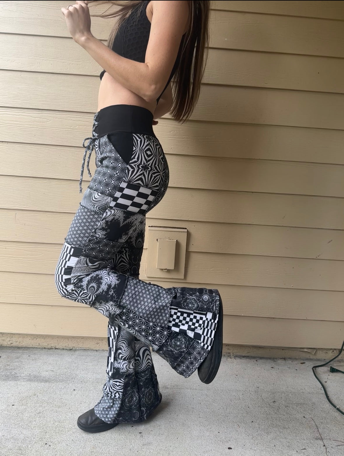 B&W (M) Patchwork Flares - TeraFractal