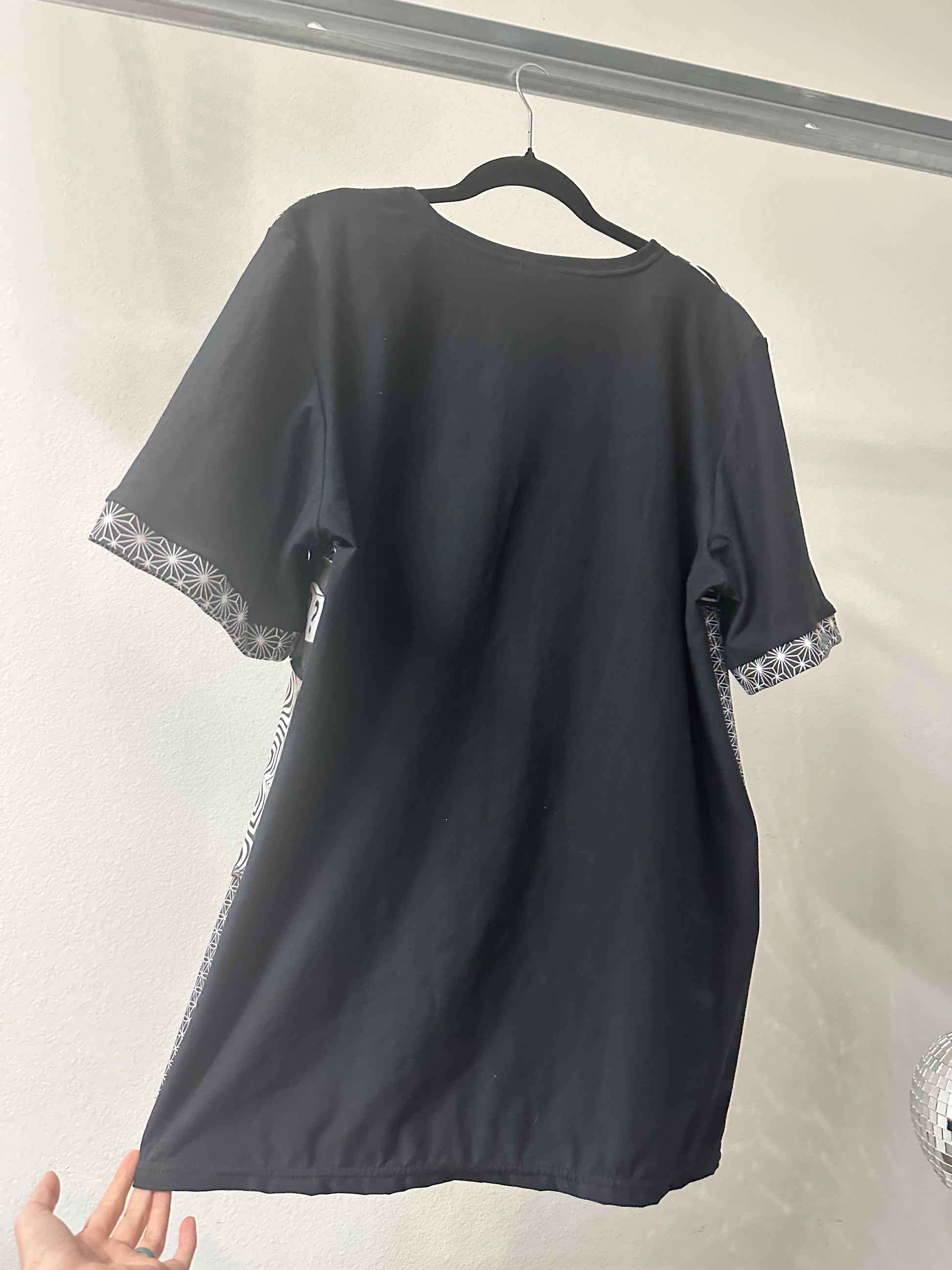 B&W Patchwork (L) Tipper Squared Tee - TeraFractal