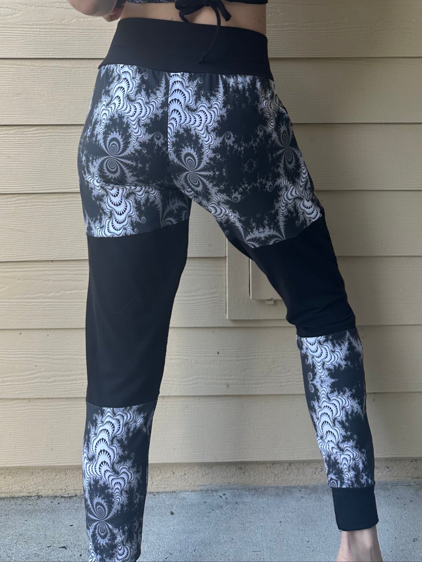 Infectious Void (M) Yoga Joggers - TeraFractal