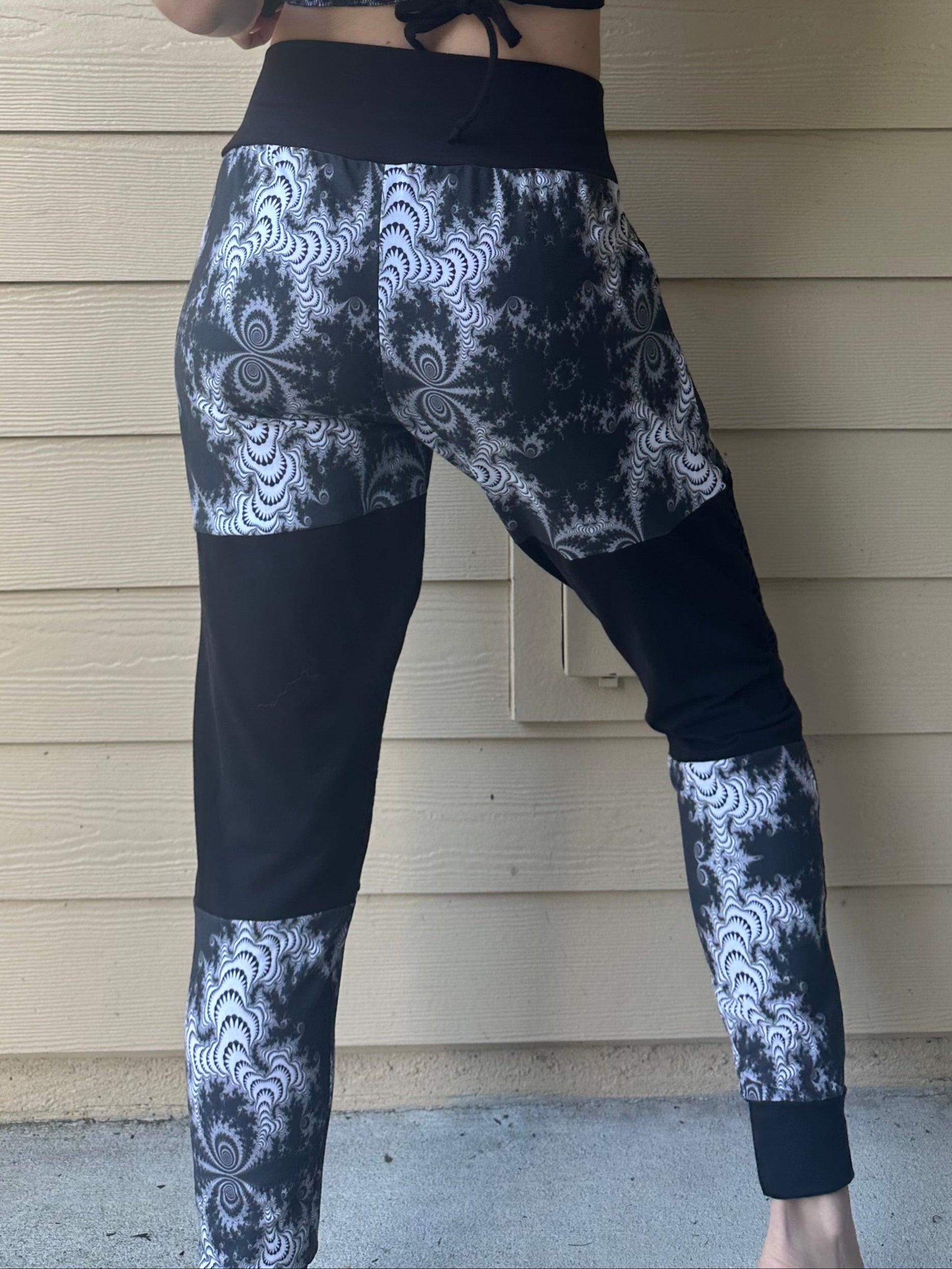 Infectious Void (M) Yoga Joggers - TeraFractal