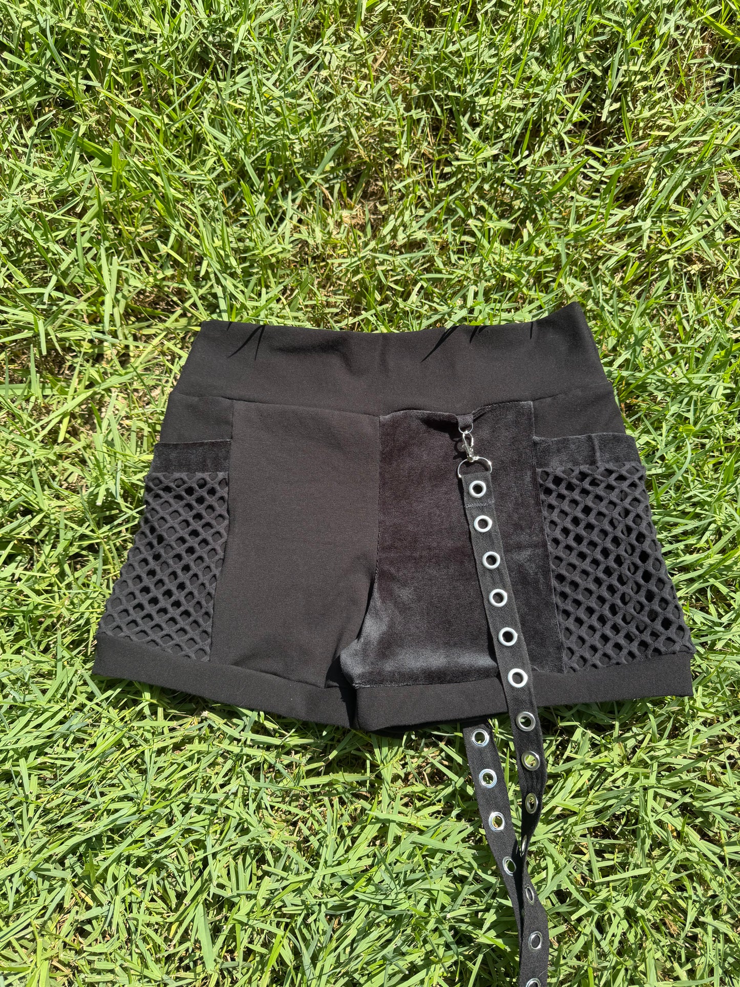 Darkling (XL) Shorties