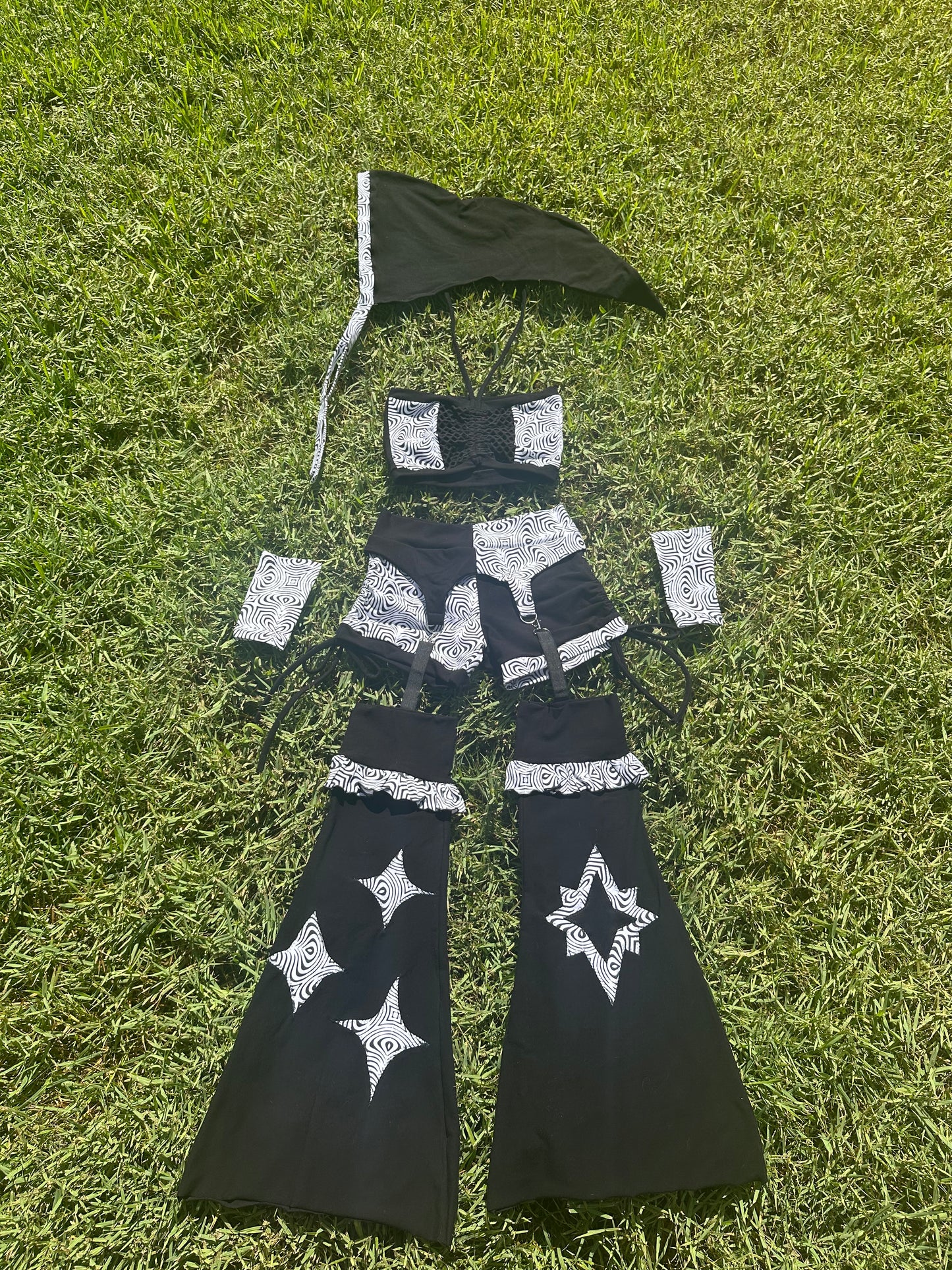 Ruffled Wizard (L) 5 Piece Garter Set - TeraFractal