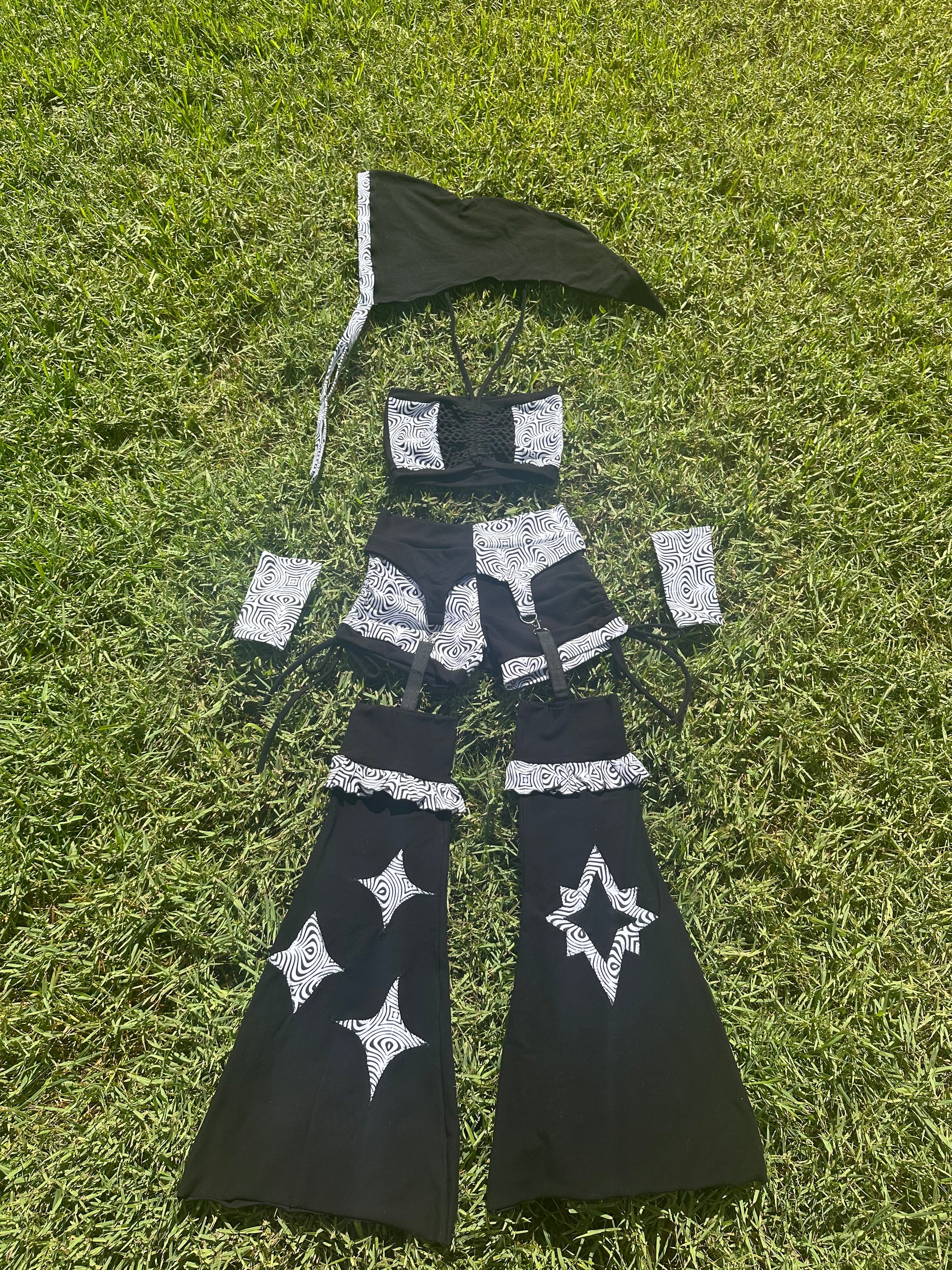 Ruffled Wizard (L) 5 Piece Garter Set - TeraFractal
