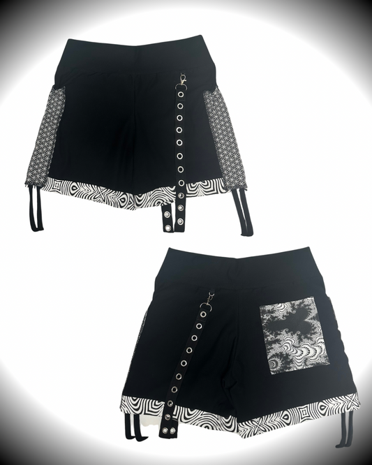 B&W (XL) Cinch Shorts - TeraFractal