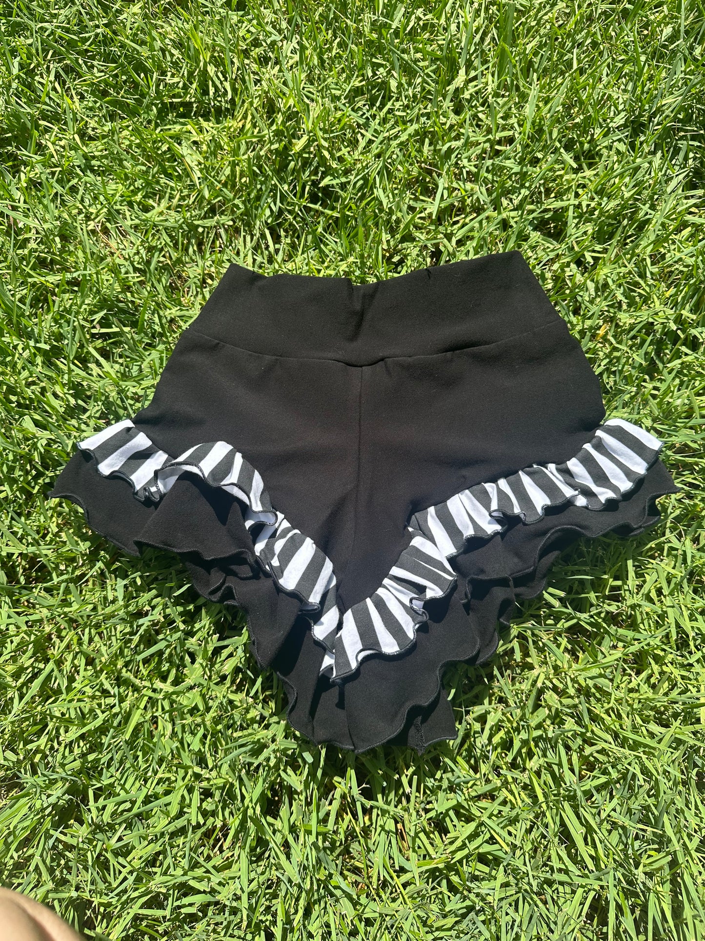 Double Ruffle (M) Cheeky Shorts