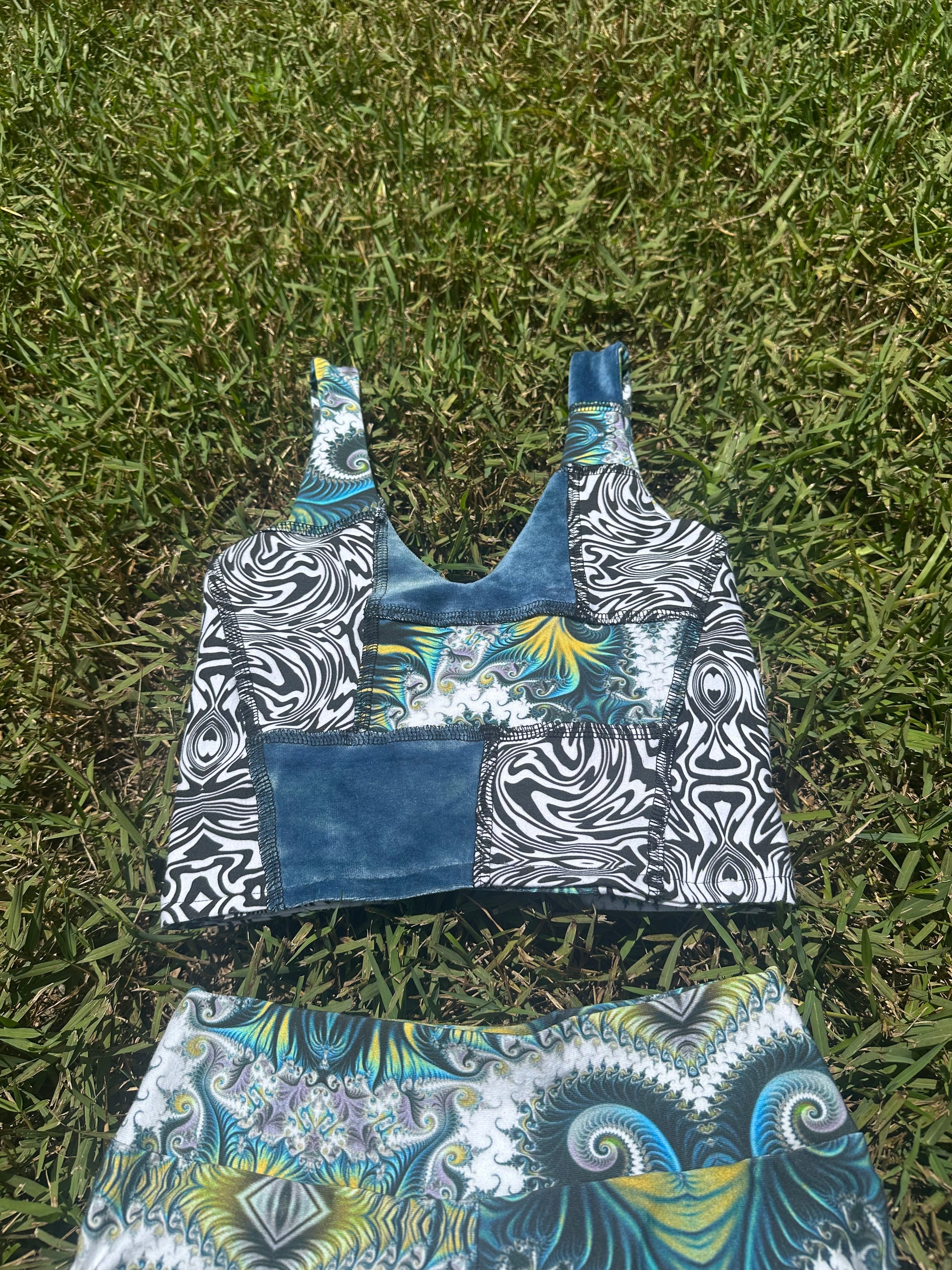 Static Surge (XS) Ruffle Set - TeraFractal