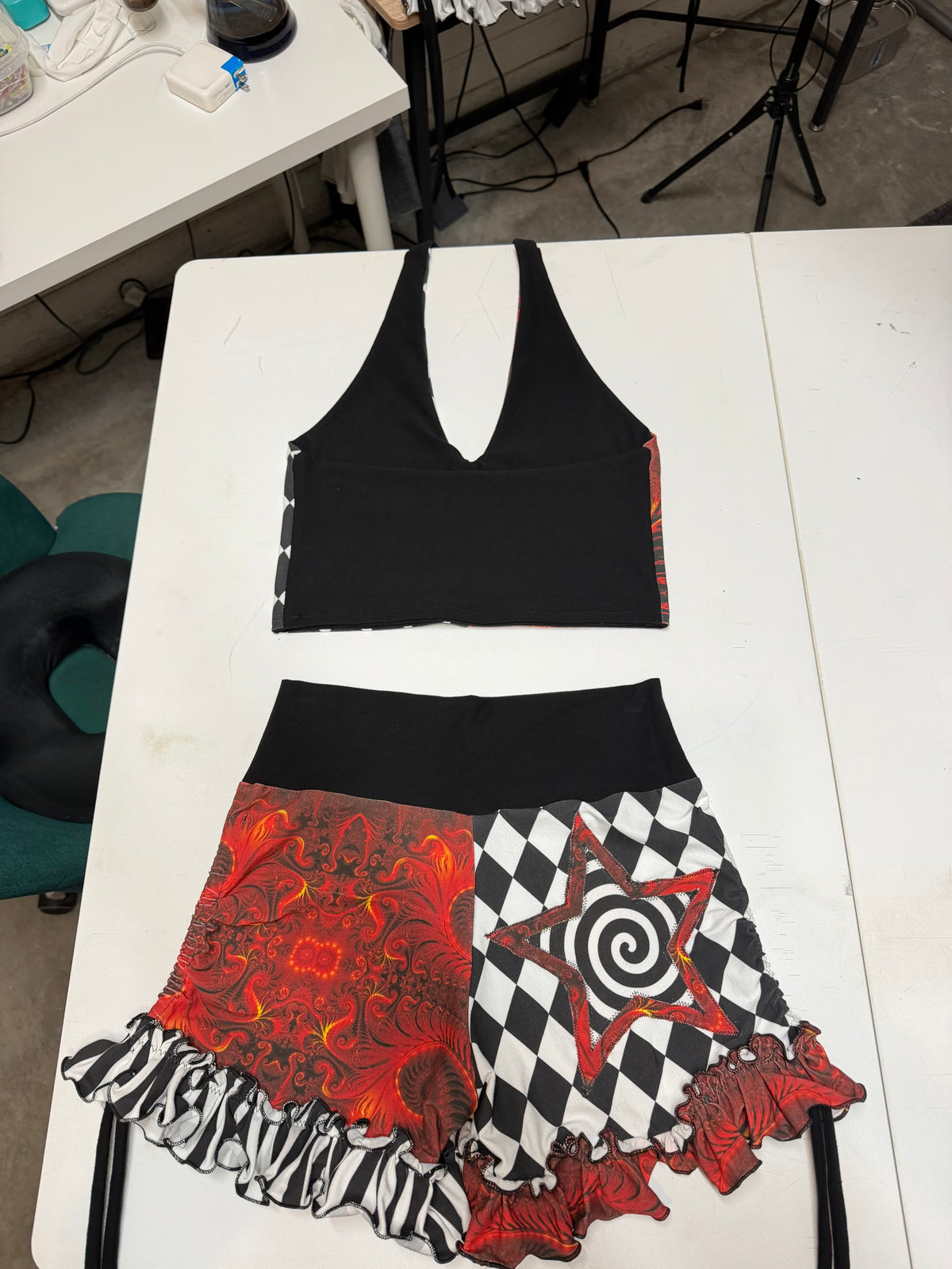(L) Devised Ruffle Set