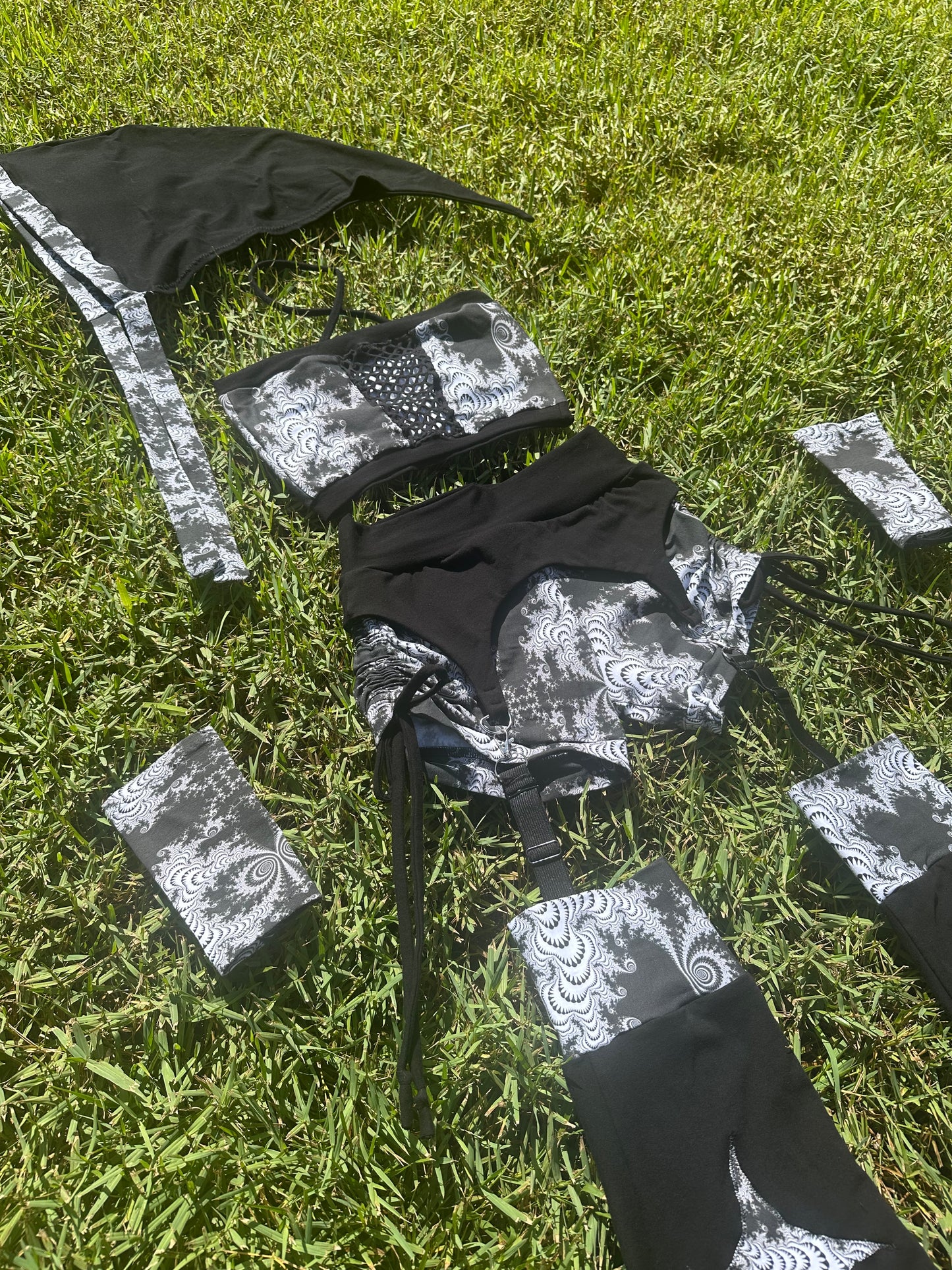 Infectious Void (M) 5 Piece Garter Set - TeraFractal