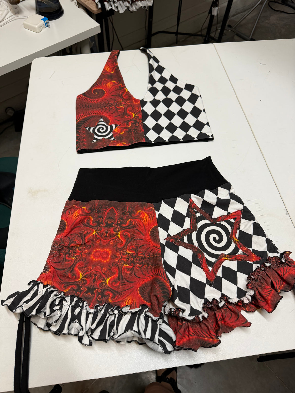 (L) Devised Ruffle Set