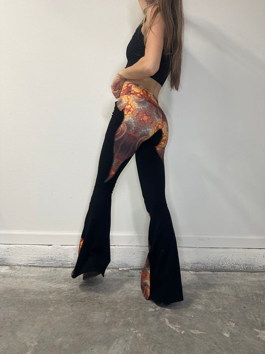 MTO Gilded Supernova Flare Leggings - TeraFractal