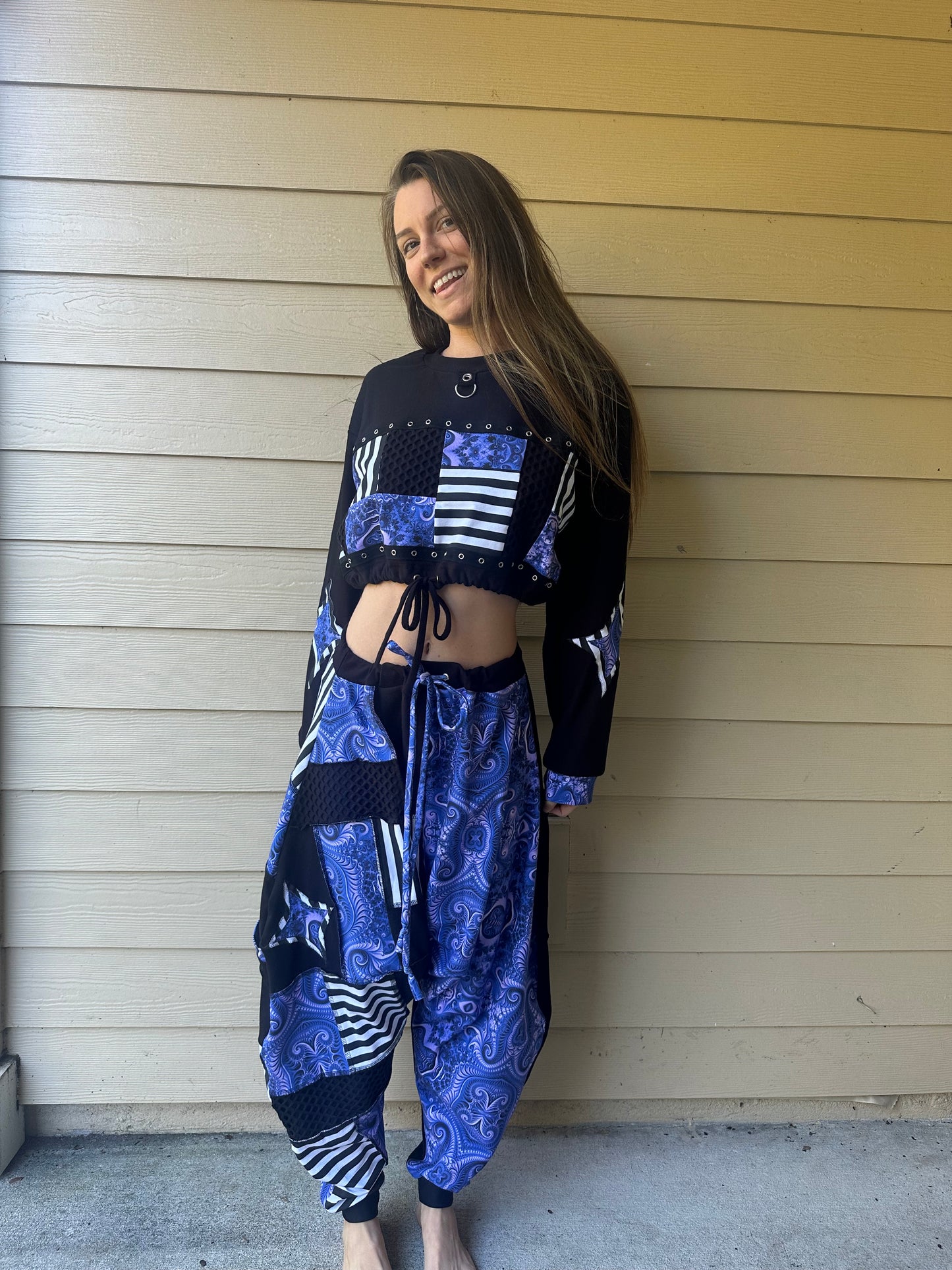 Bamboo (M) Cropped Purple Daze Clown Crew-Neck