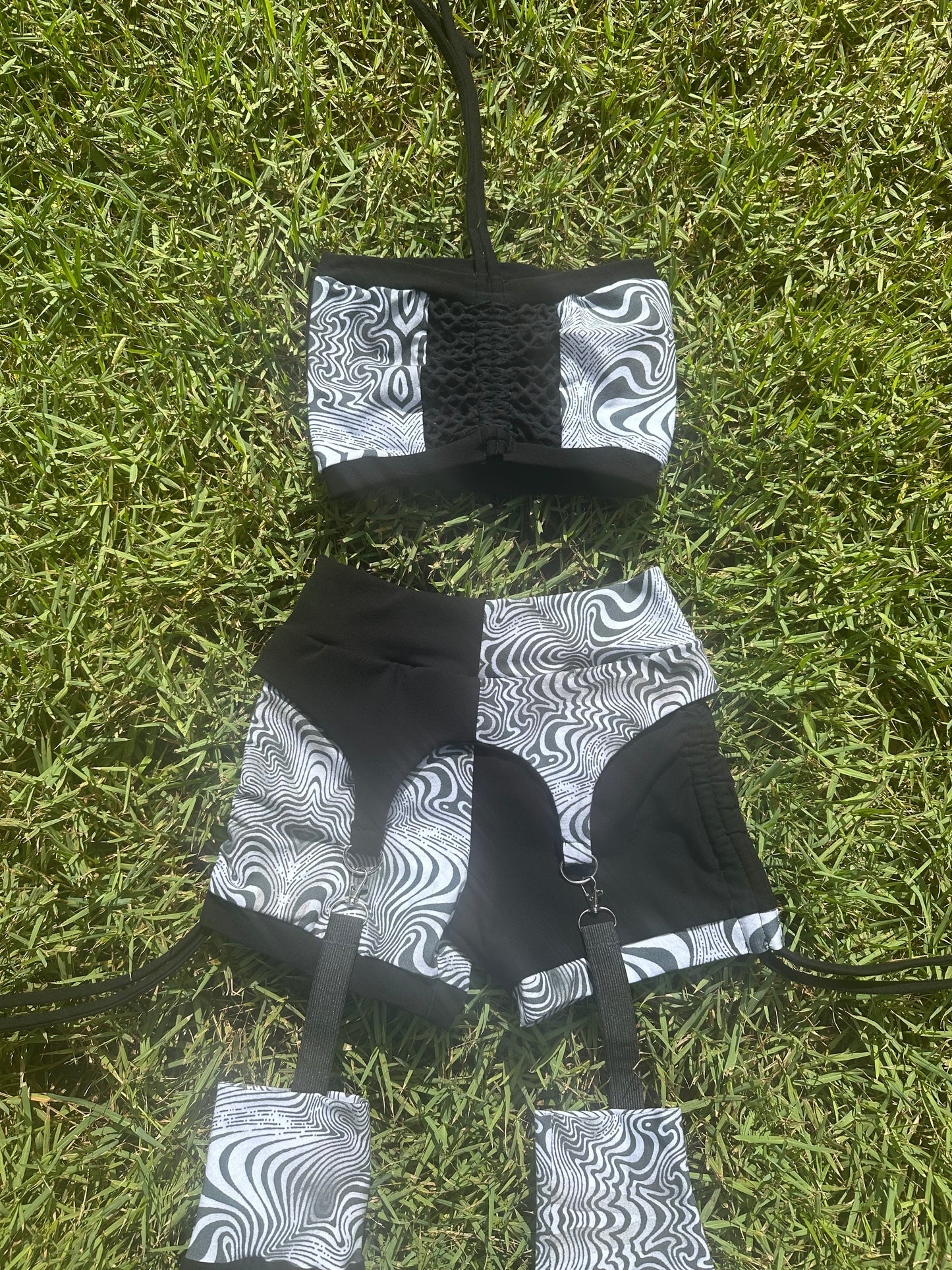 Enter the Void (S) 3 Piece Garter Set - TeraFractal
