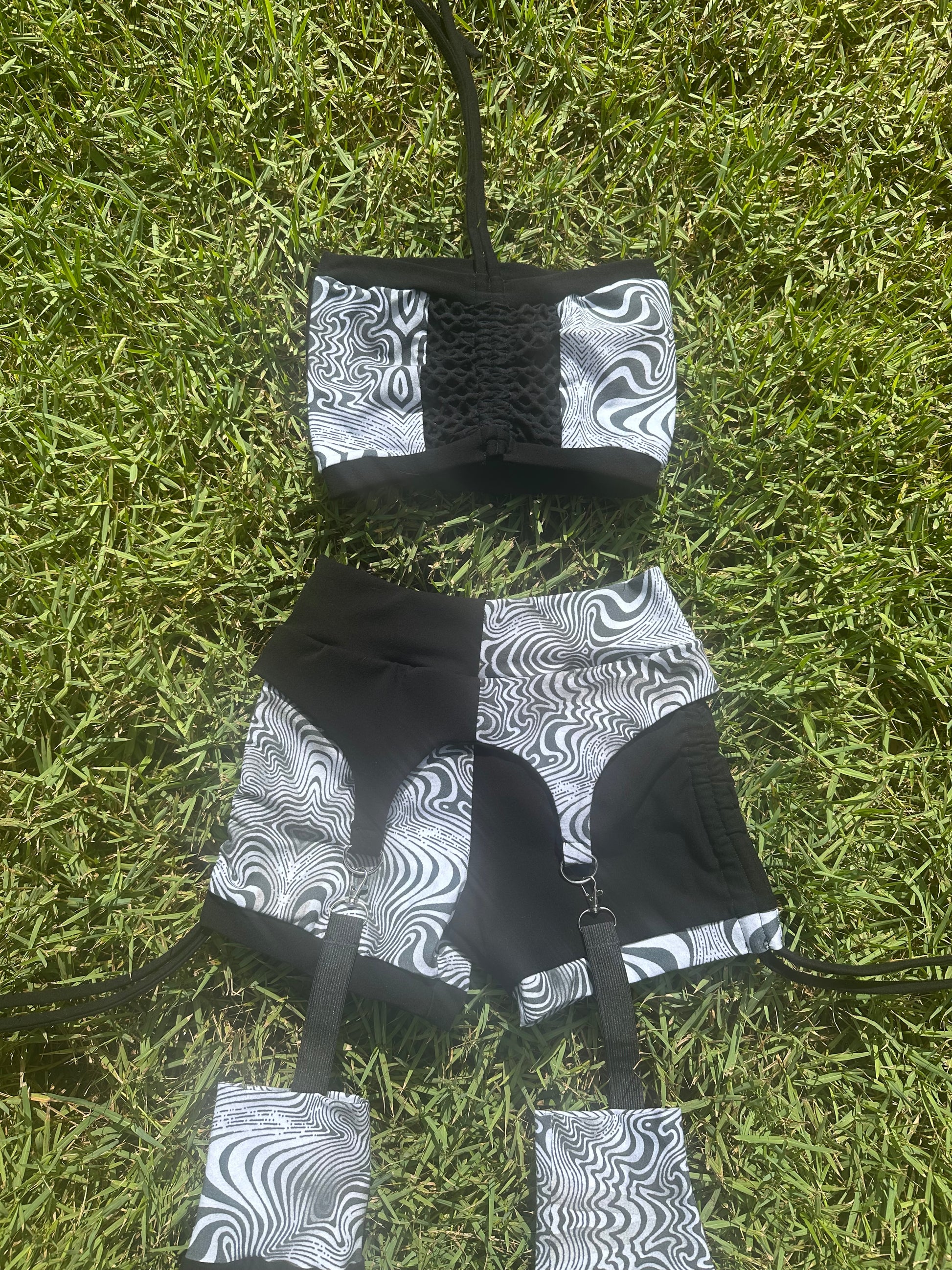 Enter the Void (S) 3 Piece Garter Set - TeraFractal