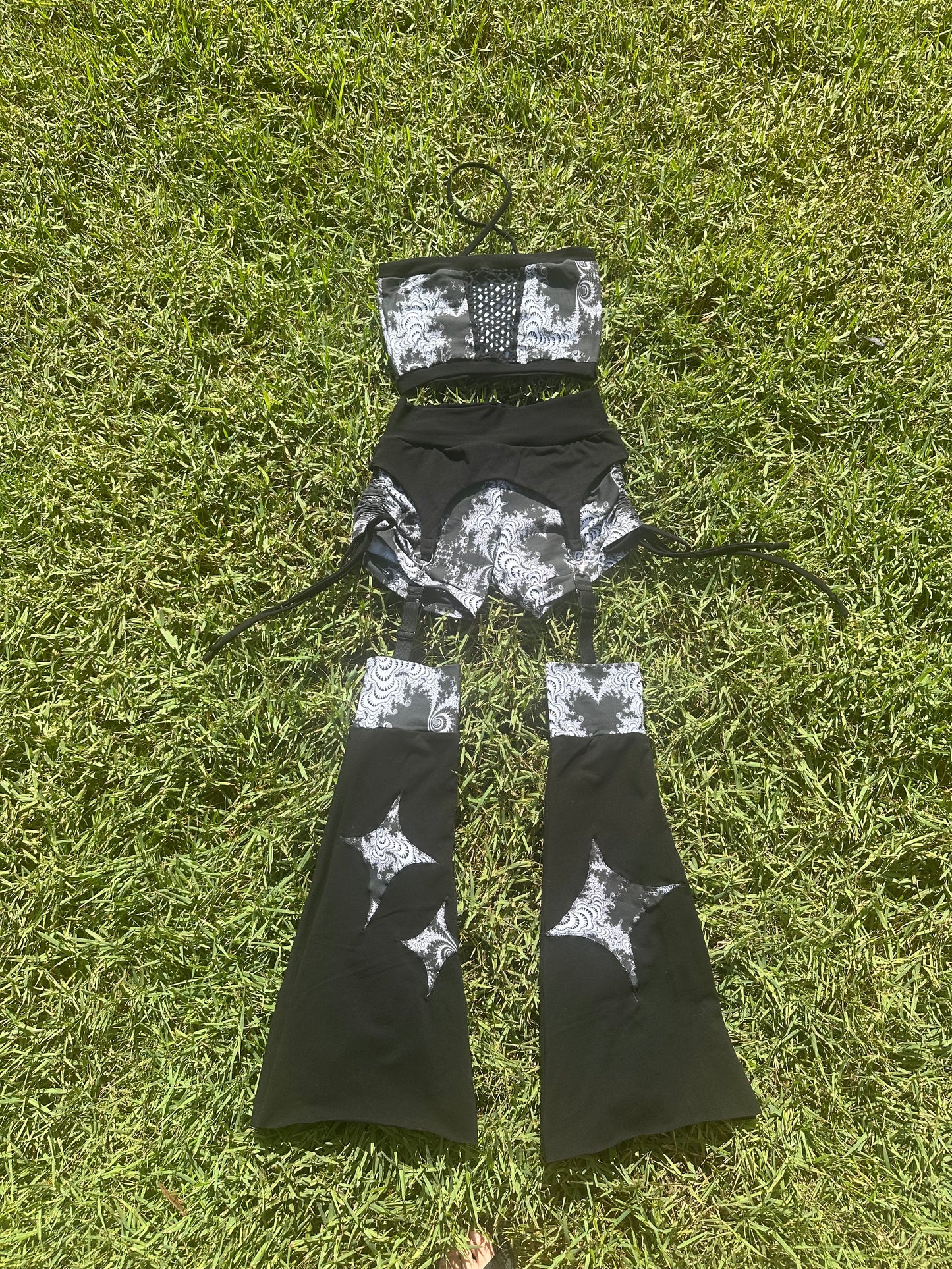 Infectious Void (M) 5 Piece Garter Set - TeraFractal